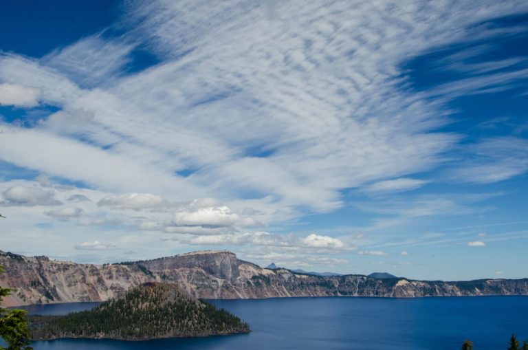 Kondenzační čáry, nebo chemtrails? Podle nové studie Švýcarského federálního technologického institutu v Curychu je to jedno. Obojí totiž obsahuje hliník, baryum a další nebezpečné látky