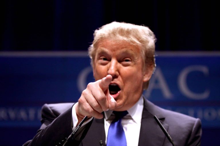 Novým americkým prezidentem se stal Donald Trump. Médiím i průzkumům navzdory
