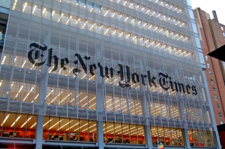 Slavné New York Times čelí hněvu čtenářů kvůli propagandě. Noviny slibují v dopise předplatitelům, že začnou psát poctivě