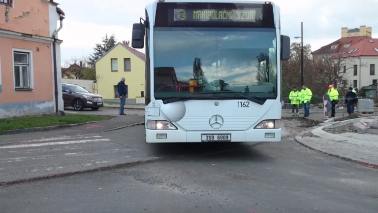 Video: Jak se Hitler dozvěděl o novém kruhovém objezdu v Dobříši, který je úplně šišatý
