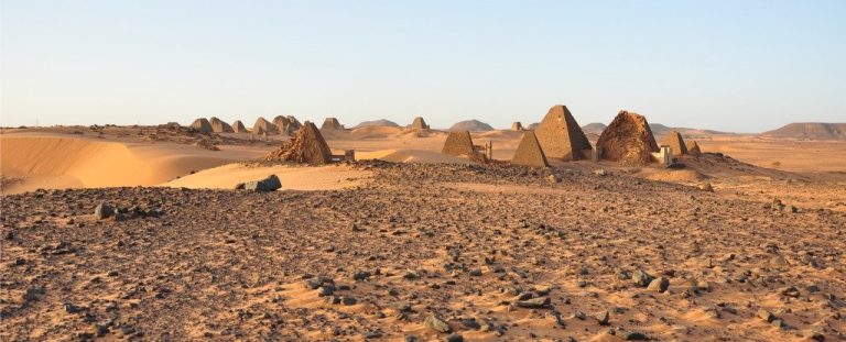 Súdán. Stát, kde se nachází nejvíc pyramid na světě