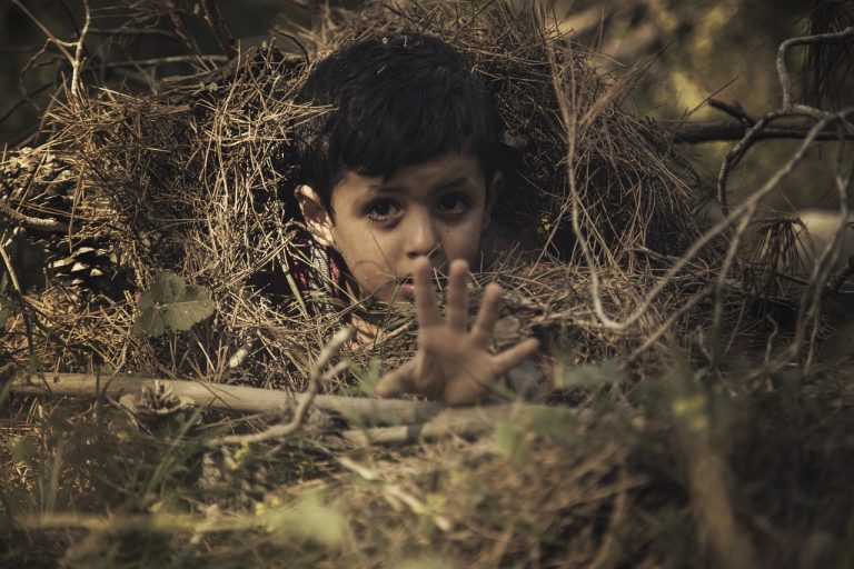 Pedofilové v australské katolické církvi sexuálně zneužili 4445 dětí. Obětem se bude vyplácet 213 milionů dolarů. Je to jen špička ledovce