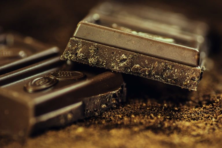 Známé značky vyrábějí svou čokoládu pomocí dětských otroků. Dětská práce se týká i produktů Fair Trade