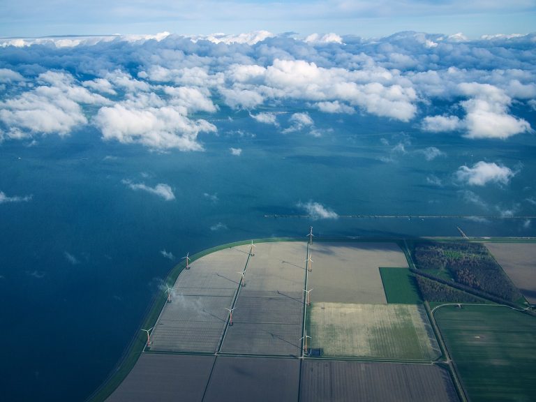 Více než 31 000 vědců podepsalo petici proti hypotéze globálního oteplování způsobeného skleníkovými plyny. CO2 je molekula života, nikoli škodlivá látka