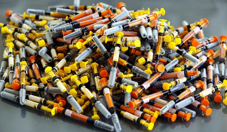 Šokující přiznání: Expert americké vlády potvrdil, že očkování může způsobit autismus