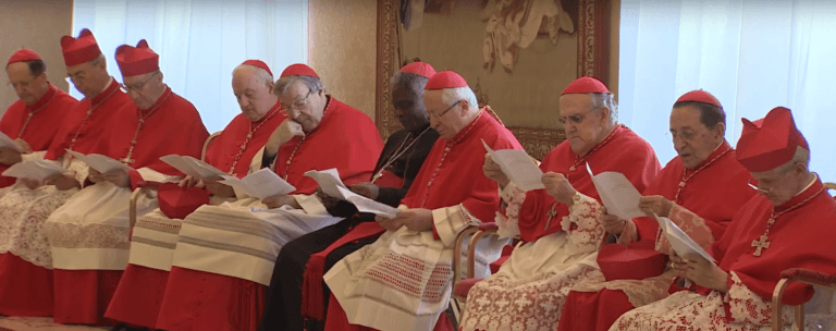 Byla to jen obyčejná penetrace, hájí advokát bývalého šéfa vatikánských financí, který zneužíval chlapce