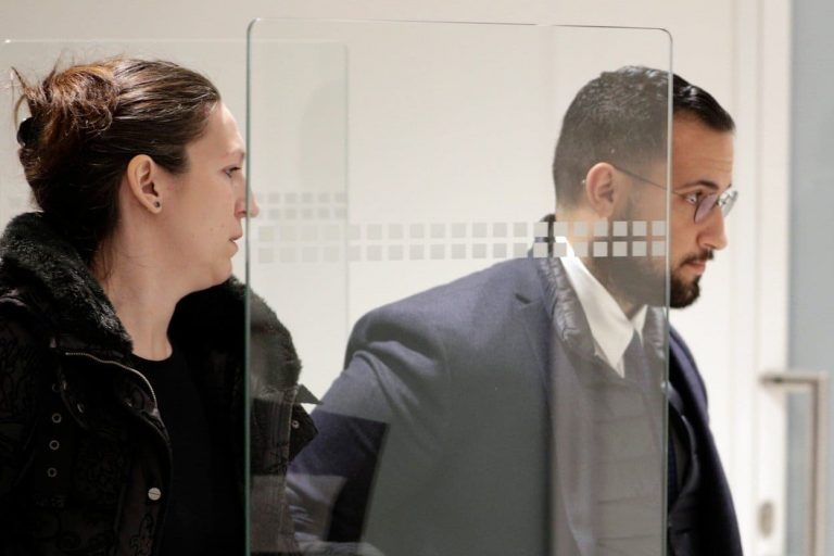 Bývalý šéf Macronovy ochranky je ve vazbě. Aféra nabobtnala do obřích rozměrů. Je Alexandre Benalla milencem francouzského prezidenta?