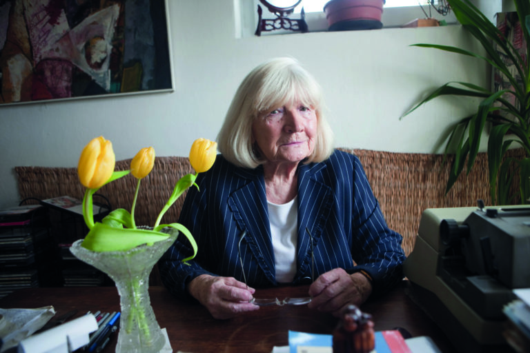 Rozhovor s Evou Kantůrkovou: Nenadávej na tmu. Zapal svíčku